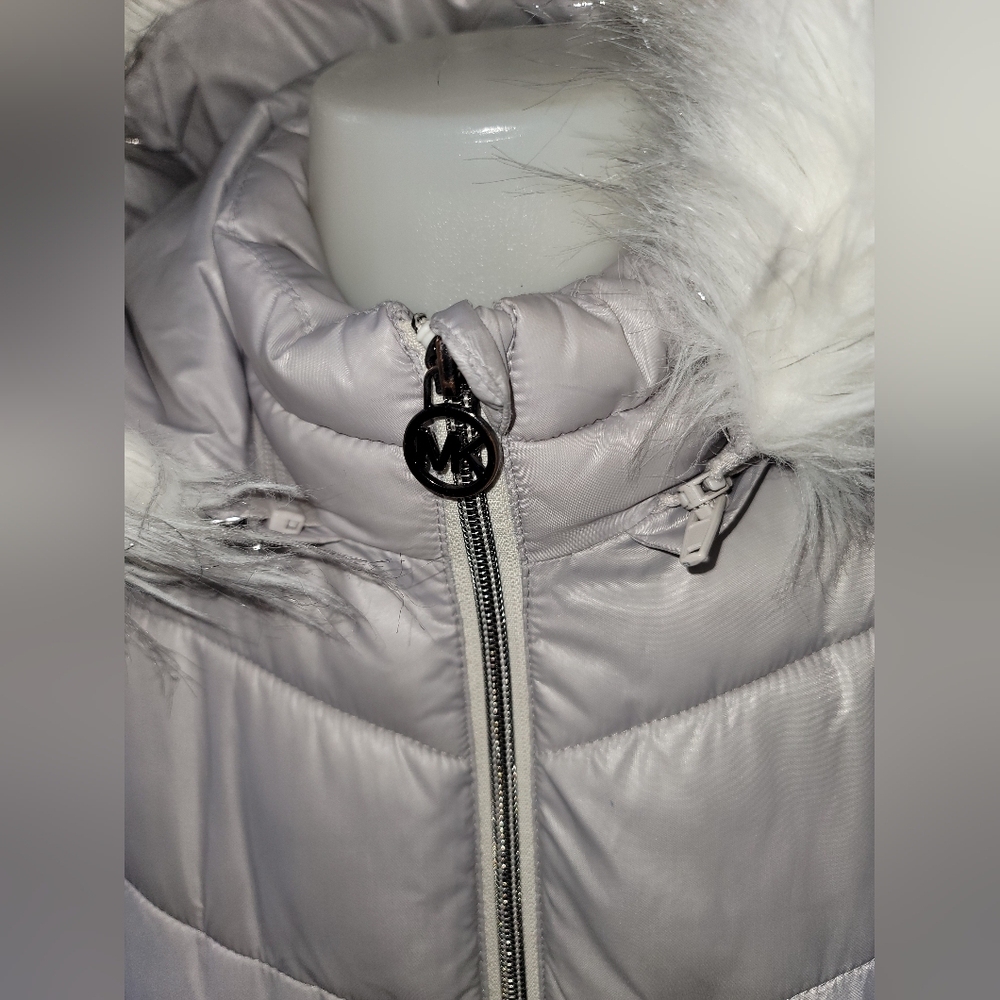 Girls silver Michael Kors coat - Picture 4 of 8